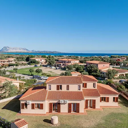 Residenza La Cinta 2 Feriehus
